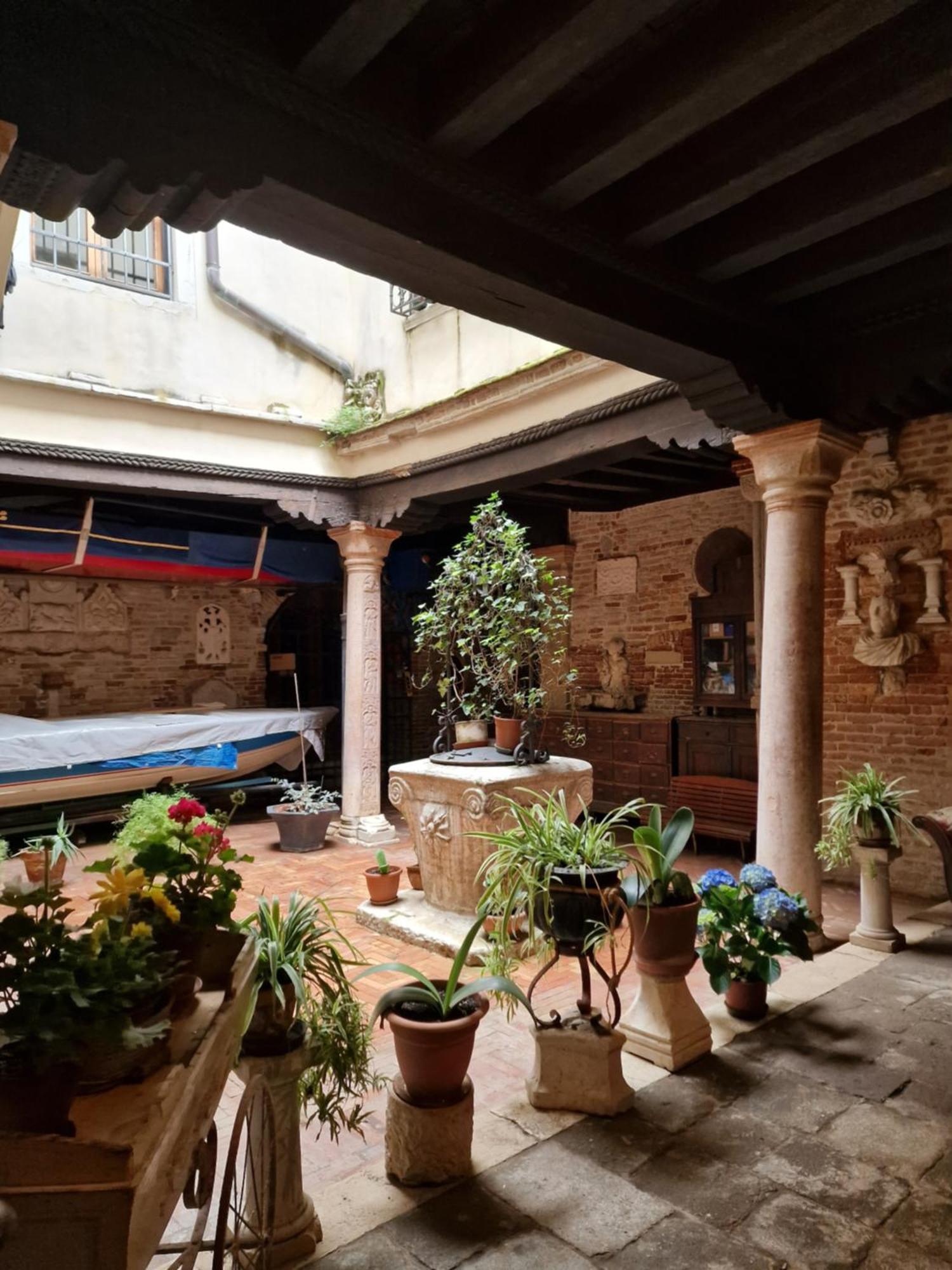 Ca Barbaro With Altana-Appartamenti Storici- Venetië Buitenkant foto