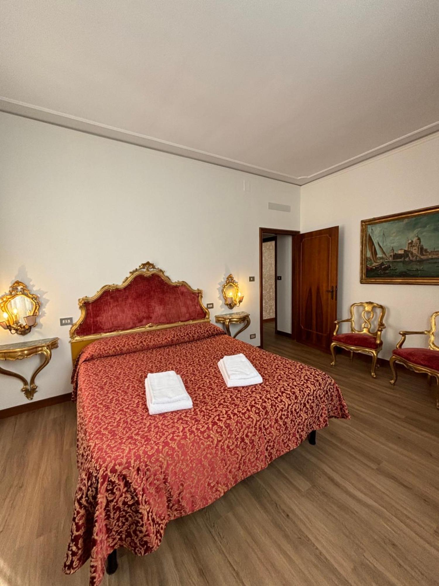 Ca Barbaro With Altana-Appartamenti Storici- Venetië Buitenkant foto