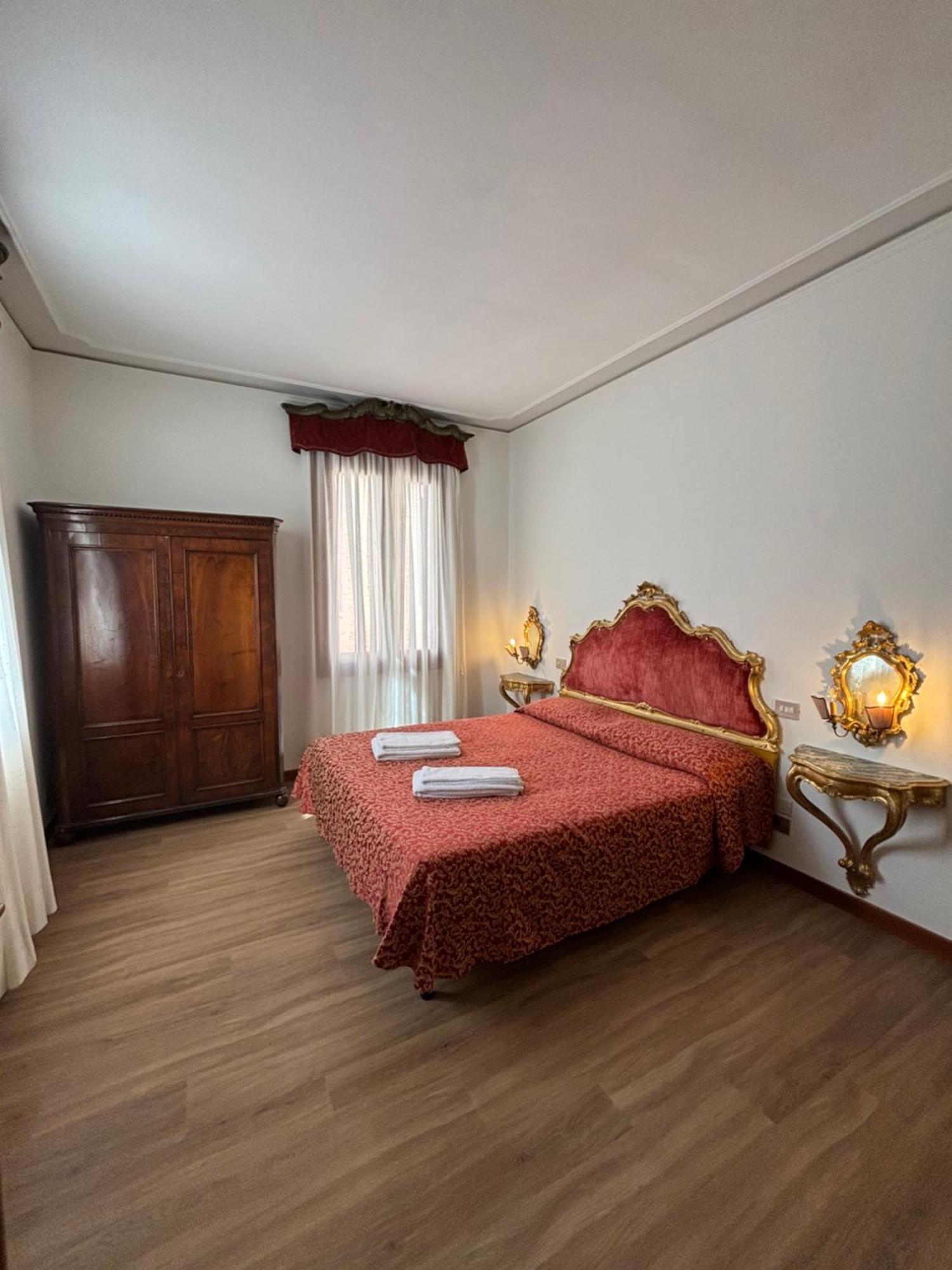 Ca Barbaro With Altana-Appartamenti Storici- Venetië Buitenkant foto